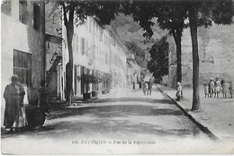 74 Hte Haute SAVOIE - CPA - FAVERGES -Rue De La République - - Faverges