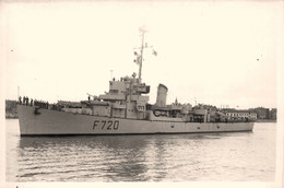 Bateau Guerre SAKALANE F720 * Carte Photo * Militaria * Marine Militaire Française * Photo BYTCHKOVSKY - Warships