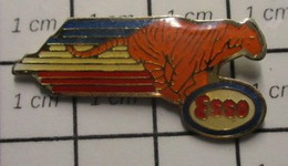 910b Pin's Pins / Beau Et Rare / THEME : CARBURANTS / ESSO METTEZ UN TIGRE DANS VOTRE MOTEUR - Carburants