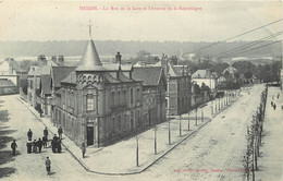 HESDIN - La Rue De La Gare Et Avenue De La République. - Hesdin