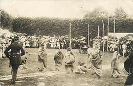 - Ref-C693- Jeux Régionaux - Course En Sac -  Kermesse - Fête - Fêtes - Carte Photo Non Située - - Regional Games