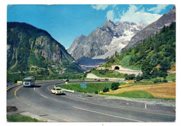 Italie -- COURMAYEUR --1966-- Nouvelle Route Pour Le Tunnel (autocar ,voiture ).........à Saisir - Autres & Non Classés