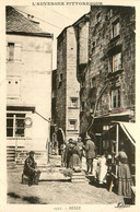 Besse * Place Du Village * Marché ? * Villageois - Besse Et Saint Anastaise