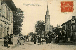 Pins Justaret * La Place Ste Barbe Et L'église Du Village * Villageois - Andere & Zonder Classificatie