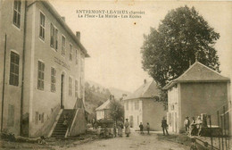 Entremont Le Vieux * La Place , La Mairie Et Les écoles Communales * Groupe Scolaire - Sonstige & Ohne Zuordnung