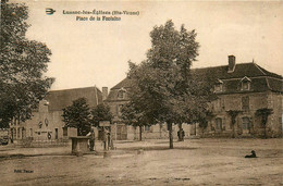 Lussac Les églises * La Place De La Fontaine * Le Puits - Otros & Sin Clasificación