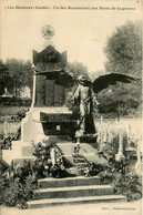 Les Herbiers * Cimetière * Un Des Monuments Aux Morts De La Guerre - Les Herbiers