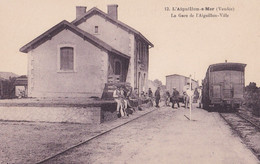 L'AIGUILLON-sur-MER  (85) Train De Marchandises En Gare - Other Municipalities
