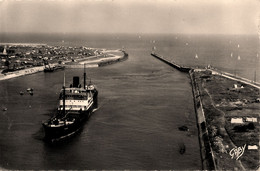 Ouistreham * Riva Bella * La Sortie Du Port * Bateau Commerce Cargo - Ouistreham