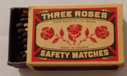 THREE ROSES,NIGERIA,OLD MATCHBOXE - Boites D'allumettes