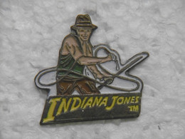 Pin's Cinéma Film INDIANA JONES - Pins Pin Film D'aventure Indiana Jones Avec Son Lasso - Cinéma