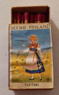 SUOMI,FINLAND-TUUTERI-FOLK ART DRESS,GIRL,OLD MATCHBOXE - Boites D'allumettes