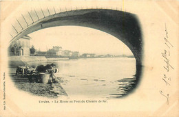 Verdun * La Meuse Au Pont Du Chemin De Fer * Lavoir Laveuses - Verdun