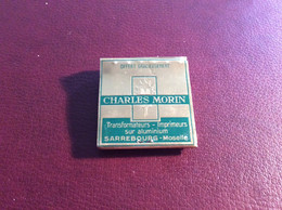 Pochette Allumettes Charles Morin Imprimeurs Sur Aluminium Sarrebourg 57 Moselle - Boites D'allumettes