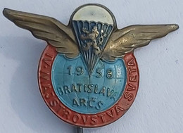 Bratislava World Championships 1958 ARCS Slovakia (Czechoslovakia) Parachuting Fallschirmspringen  PINS BADGES A5/2 - Paracaidismo