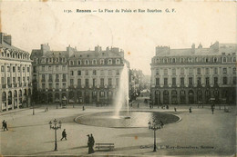 Rennes * La Place Du Palais Et Rue Bourbon - Rennes