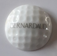 UU45 Pin's Balle De Golf En 3D BERNARDAUD Porcelaine Limoges Haute Vienne Achat Immédiat - Golf