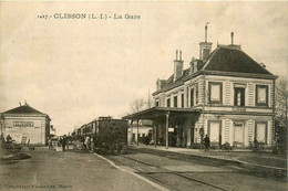 Clisson * Vue Sur La Gare * Train Wagons * Ligne Chemin De Fer - Clisson