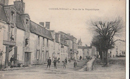 COUHE-VERAC. -  Rue De La République - Couhe