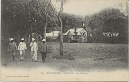 MADAGASCAR- NOSSI -BE - LES CASERNES - Madagaskar