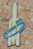 Pin's  Aérospatiale Ariane 5 - Espace