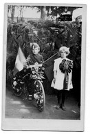 Cpa Carte Photo Enfants, Garçon Et Fille, Vélo Décoré, 21/01/1918, Dos écrit, Guerre, Patriote - Gruppi Di Bambini & Famiglie