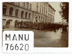 Photo Originale Historique Basel / Bâle Suisse 24 Septembre 1914, Défilé Militaires Fantassins En Armes . - Dédicaces