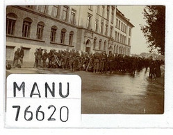 Photo Originale Historique Basel / Bâle Suisse 24 Septembre 1914, Défilé Militaires Fantassins En Armes . - Dediche