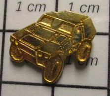 2217 Pin's Pins / Beau Et Rare / THEME : MILITARIA / PETIT VEHICULE MILITAIRE ? METAL JAUNE - Militaria