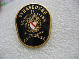 Pin's Du Club De Tir Strasbourg 65 (Dépt 67) - Tiro Al Arco