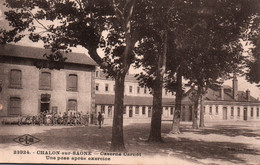 Chalon-sur-Saône - Caserne Carnot - Une Pose Après L'exercice - Edition Lardier - Carte C.L.B. N° 23924 - Barracks