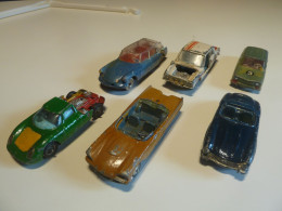 LOT 5 DINKY TOYS & CORGI TOYS - CITROEN FERRARI FORD MERCEDES - POUR RESTAURATION OU PIECES - Dinky