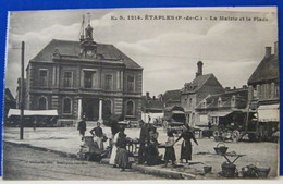 (E) ETAPLES, LE MAIRIE ET LA PLACE,  ANIMATA - NON VIAGGIATA 1910/20 - Etaples