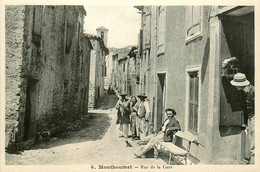 Mouthoumet * La Rue De La Gare * Villageois - Andere & Zonder Classificatie