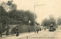 Courbevoie * Le Square Et Place De L'hôtel De Ville * Tram Tramway - Courbevoie