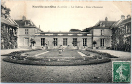95 NEUVILLE-sur-OISE - Le Chateau - Cour D'honneur - Neuville-sur-Oise
