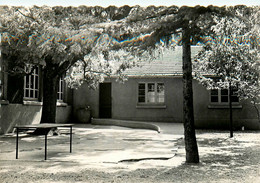 St Fargeau * La Cour De L'école Du Village - Saint Fargeau Ponthierry