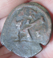 Empire Byzantin - Follis En Bronze à Identifier - Frappe Casquette - Byzantinische Münzen