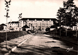 19 / EGLETONS / ECOLE NATIONALE PROFESSIONNELLE / AVENUE DE L ECOLE - Egletons