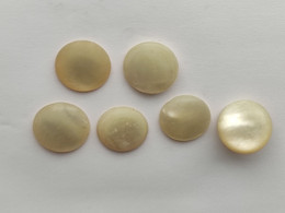 6 BOUTONS Ancien Bouton De Manchette En Nacre Diamètre : 22 Mm Env + 1 De 23 Mm Env - Botones De Cuello & De Puño