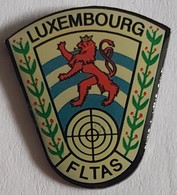 Fédération Luxembourgeoise De Tir Aux Armes Sportives Luxembourg Federation Of Sporting Arms Shooting ARCHERY PIN A5/6 - Tiro Con L'Arco