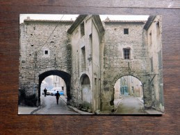 Carte Postale Ancienne : CAUMONT SUR DURANCE : Porte De Cavaillon, Animé - Caumont Sur Durance