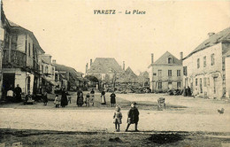 Varetz * La Place Du Village * Villageois - Other & Unclassified