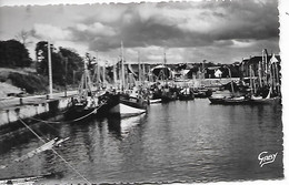 PORT En BESSIN  ( 14 ) - Le Port ( C.P.S.M. , Pt - Ft ) - Port-en-Bessin-Huppain