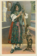 Fantaisie Folklore Costume Alsace Alsacien Alsacienne Nœud Cathédrale Fleur Jeune Fille Personnage Rouet Laine Ruban - Costumi