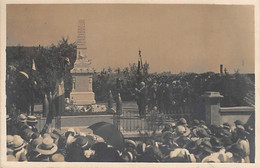 69 CHENAS - Carte Photo Du Monument Aux Morts, Les Discours Lors D'une Manifestation - Chenas