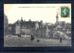 35. Chateaugiron. Vue Générale. Le Château Et L'église - Châteaugiron