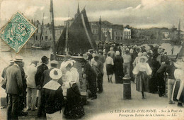 Les Sables D'olonne * Sur Le Pont Du Passage Au Bateau De La Chaume * Promeneurs - Sables D'Olonne