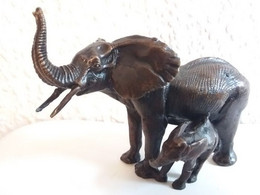 Bronze Patiné :éléphant Et Son Bébé - Bronzen