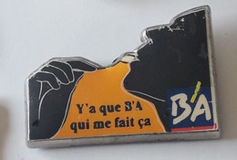 QQ256 Pin's VERSION COLOREE RARE Yaourt BA Y'a Que B'A Qui Me Fait ça Lactalis-Nestlé Qualité Zamac Signé Afere - Alimentation